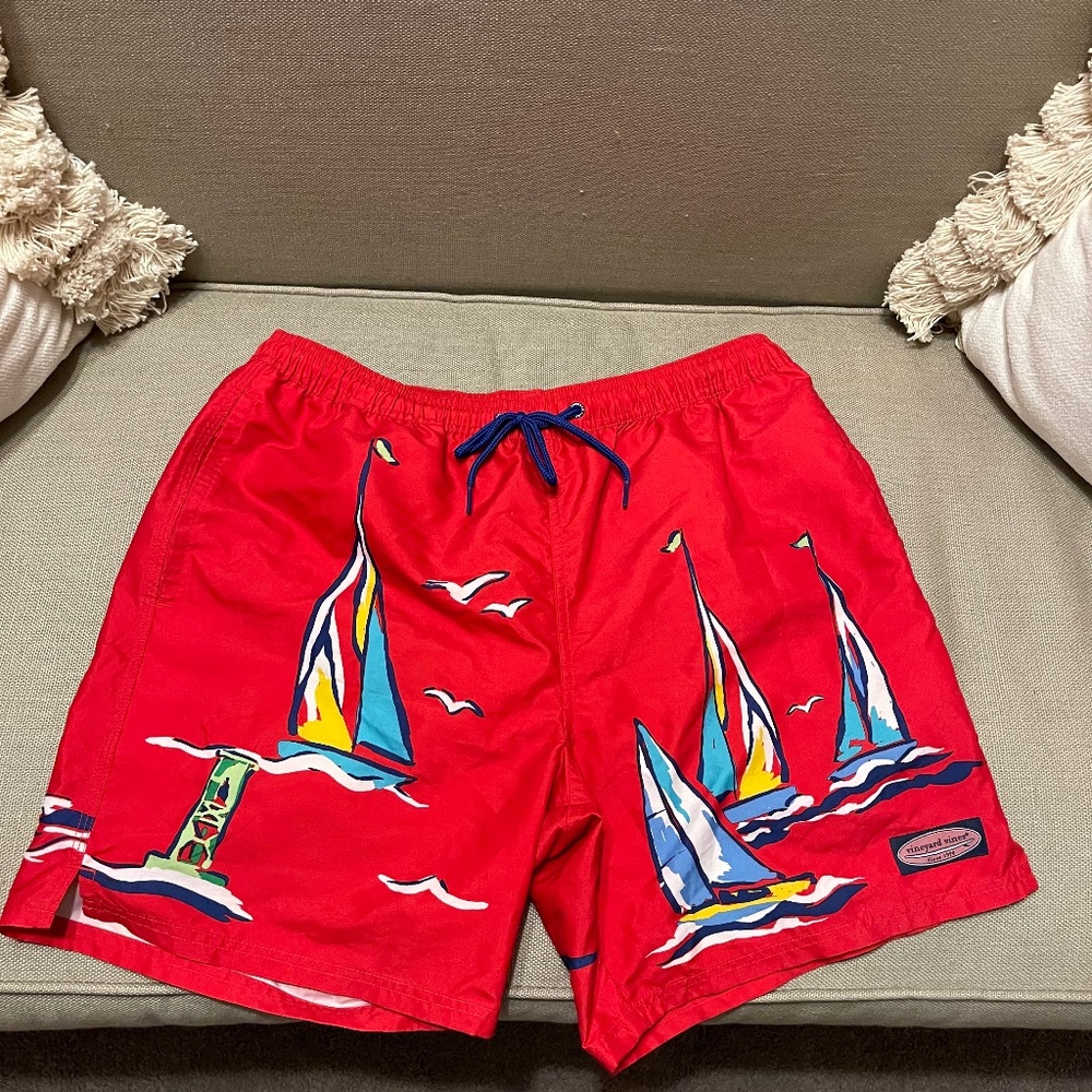 Vineyard Vines swim trunks size small new